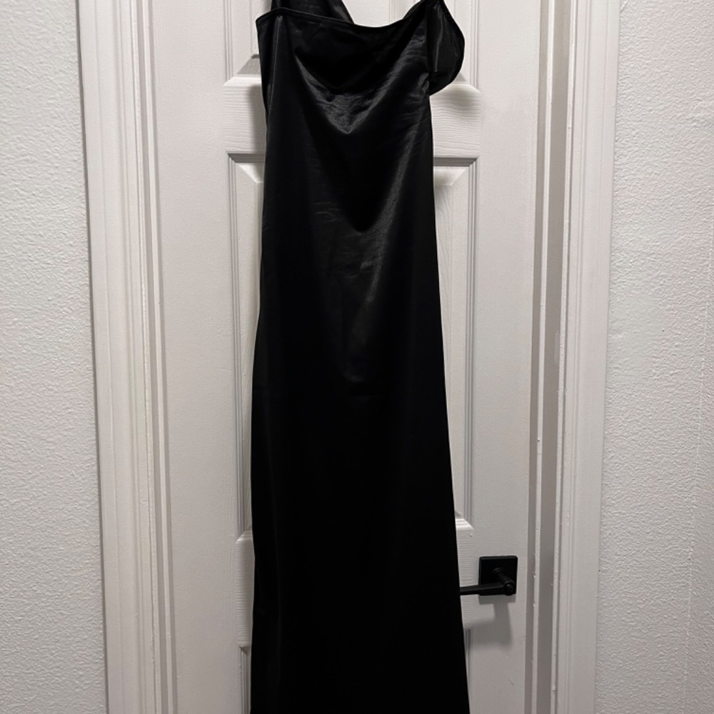 Dress - Picture 5 of 6